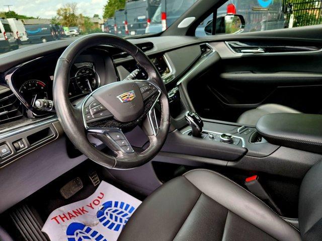 used 2022 Cadillac XT5 car, priced at $34,727