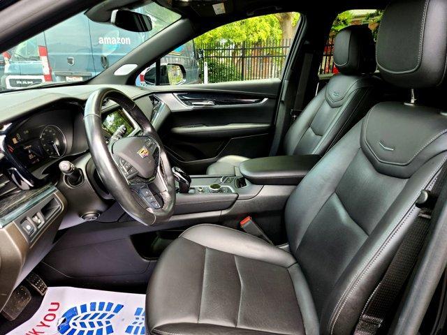 used 2022 Cadillac XT5 car, priced at $34,727
