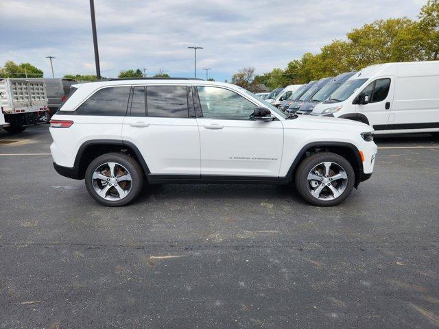 new 2024 Jeep Grand Cherokee car, priced at $44,855