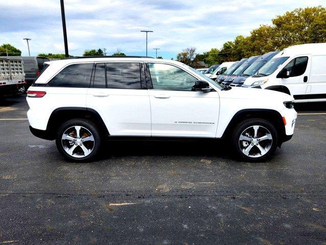 new 2024 Jeep Grand Cherokee car, priced at $44,420