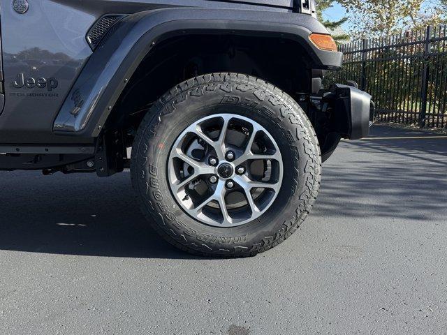 new 2026 Jeep Gladiator car, priced at $58,140