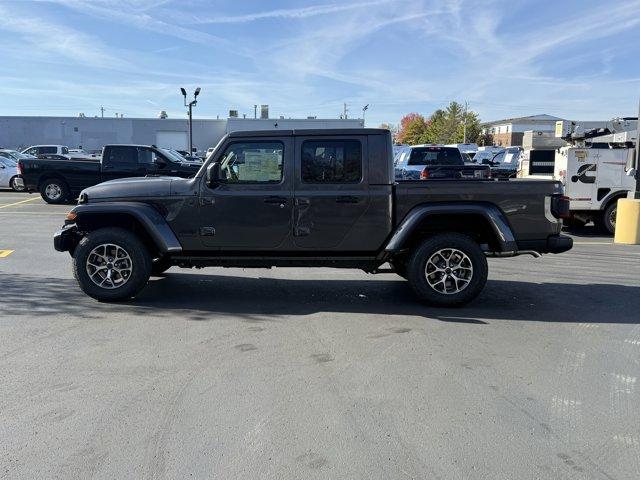 new 2026 Jeep Gladiator car, priced at $58,140