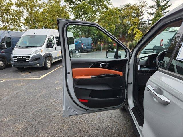 used 2023 Kia Carnival car, priced at $37,897