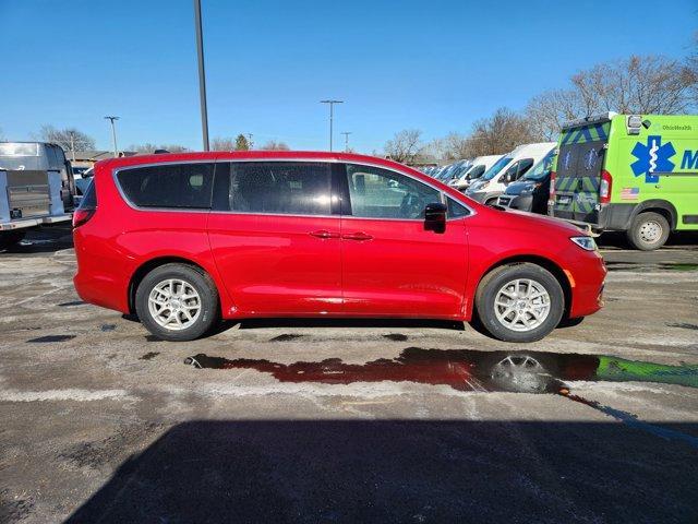 new 2025 Chrysler Pacifica car, priced at $40,842