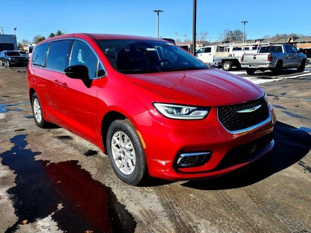 new 2025 Chrysler Pacifica car, priced at $40,842