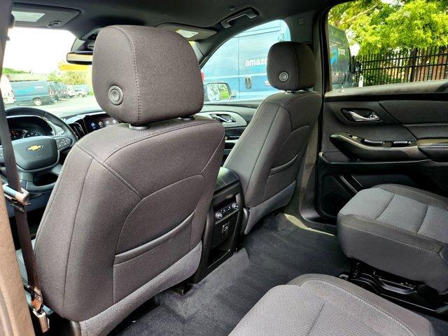 used 2023 Chevrolet Traverse car, priced at $32,448