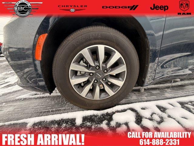 used 2023 Chrysler Pacifica Hybrid car, priced at $32,346