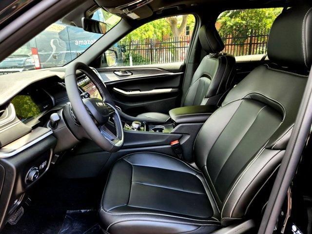 new 2025 Jeep Grand Cherokee car, priced at $48,514