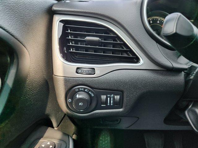 used 2021 Jeep Cherokee car, priced at $20,387