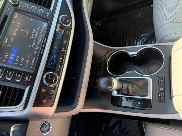 used 2019 Toyota Highlander Hybrid car, priced at $24,998