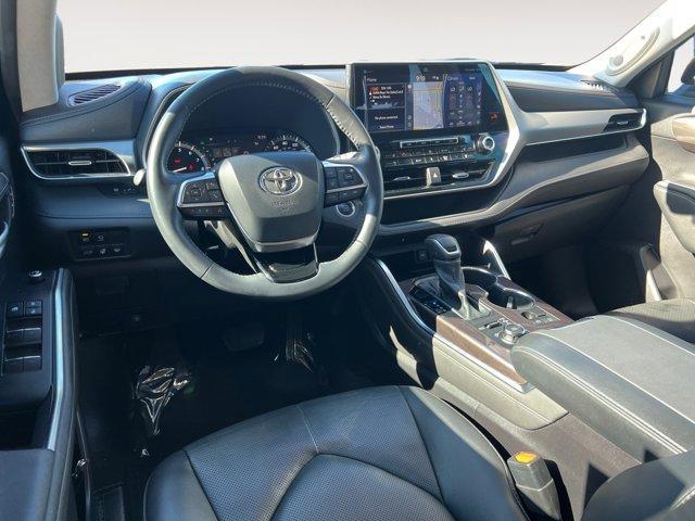 used 2021 Toyota Highlander car, priced at $35,288