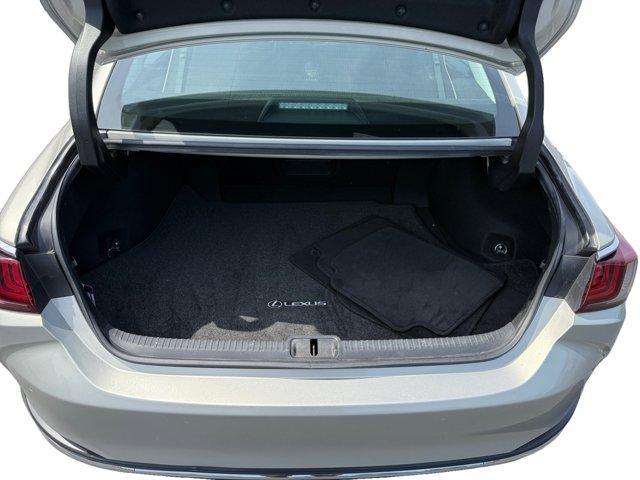 used 2020 Lexus ES 300h car, priced at $31,500