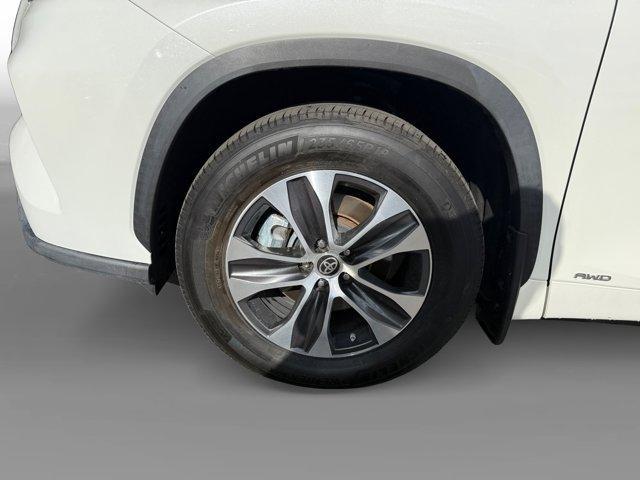 used 2021 Toyota Highlander Hybrid car, priced at $37,998