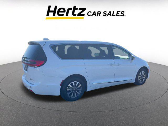 used 2022 Chrysler Pacifica Hybrid car, priced at $27,809