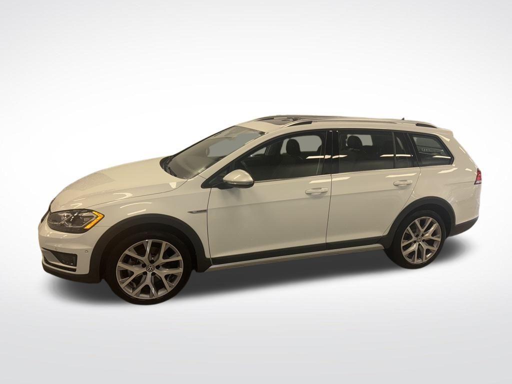 used 2019 Volkswagen Golf Alltrack car, priced at $24,995