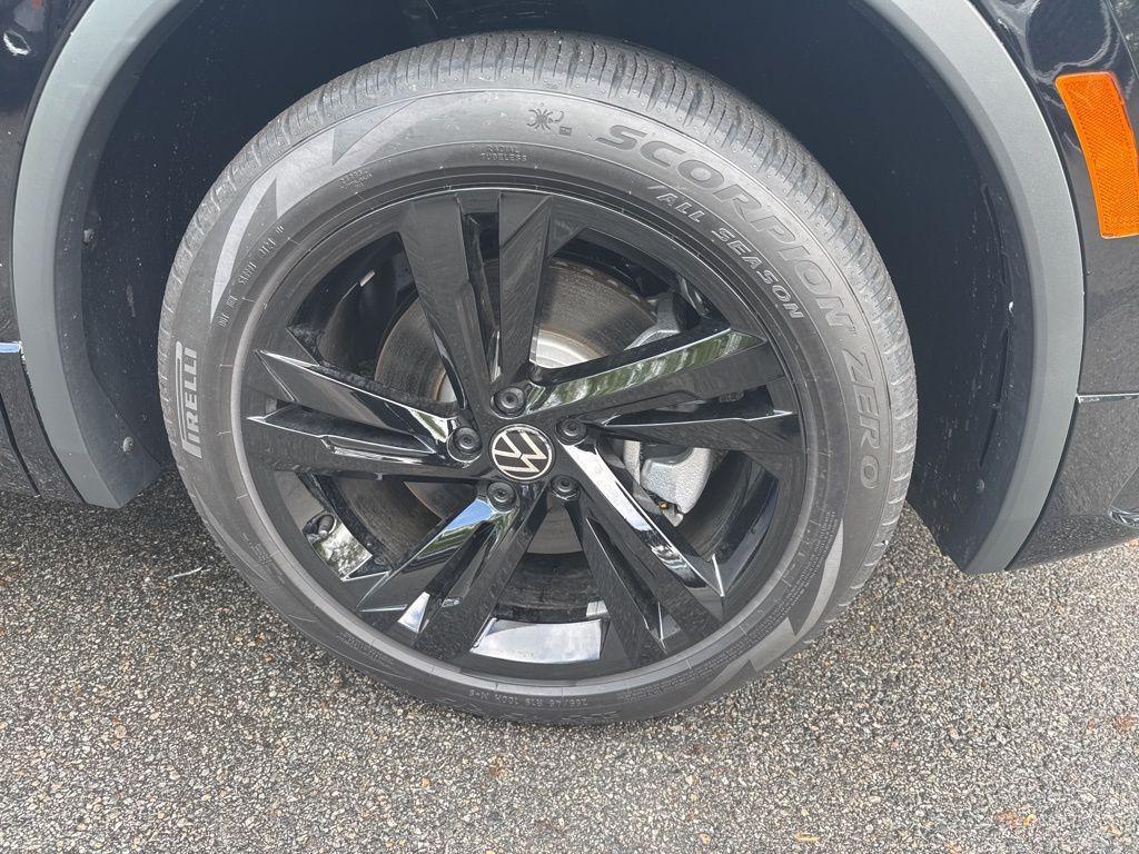 new 2024 Volkswagen Tiguan car, priced at $34,518