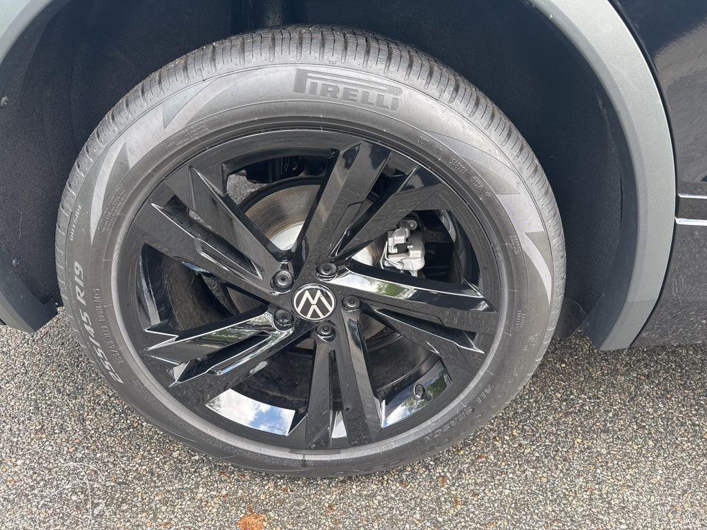 new 2024 Volkswagen Tiguan car, priced at $34,518