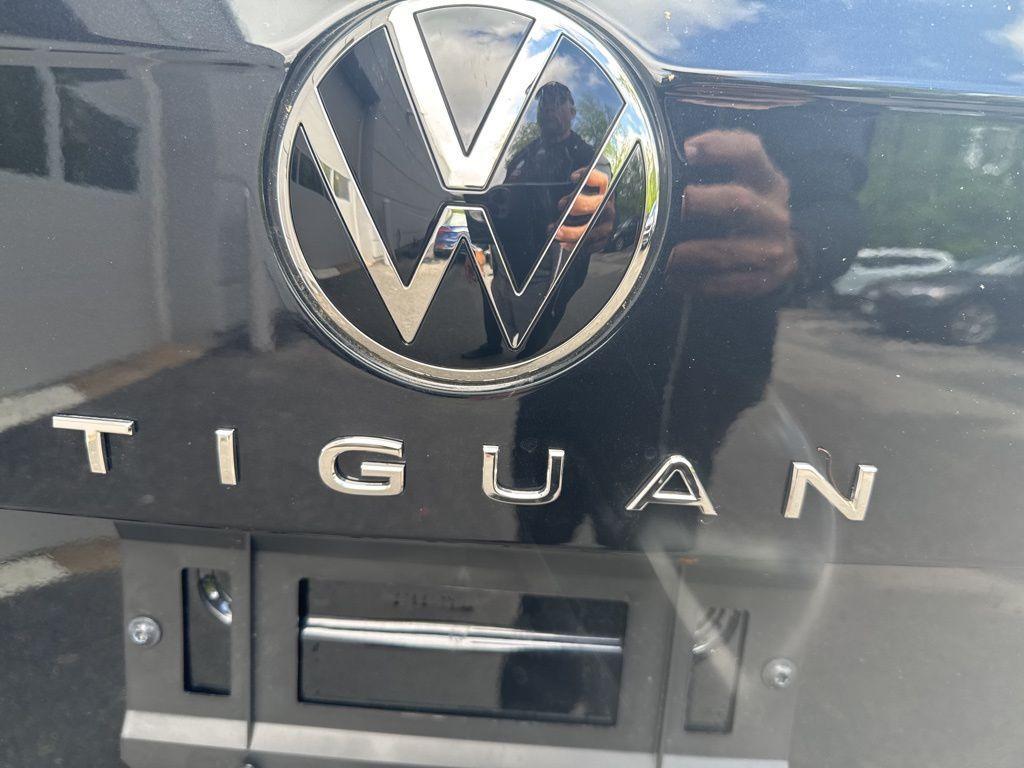 new 2024 Volkswagen Tiguan car, priced at $34,518