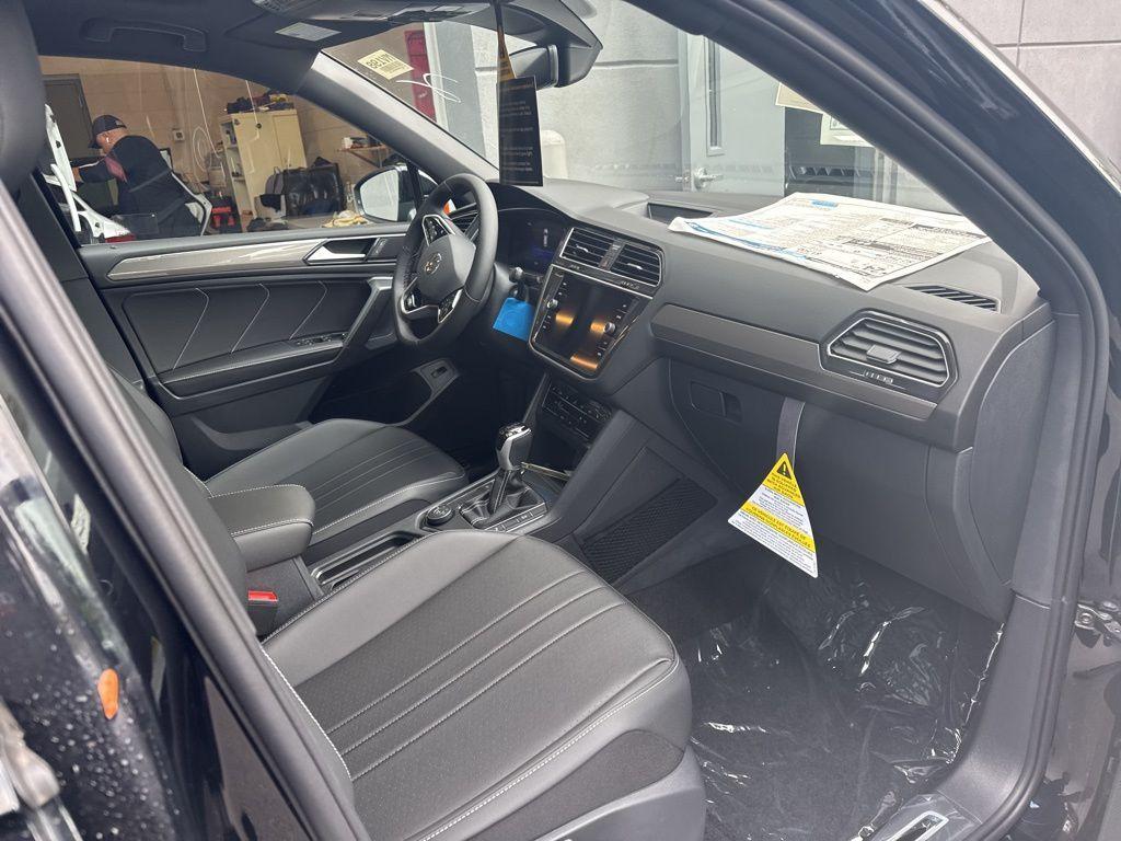 new 2024 Volkswagen Tiguan car, priced at $34,518
