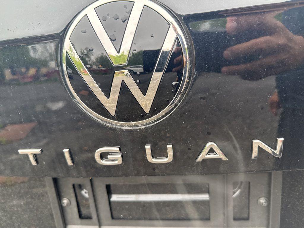 new 2024 Volkswagen Tiguan car, priced at $34,109