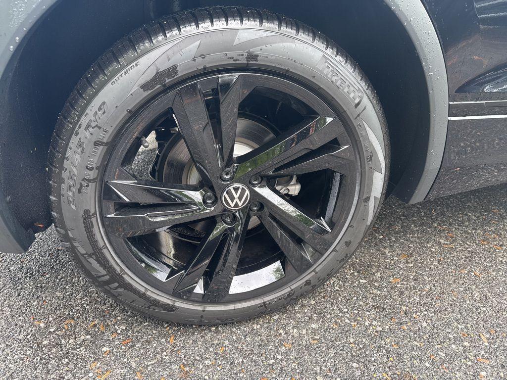 new 2024 Volkswagen Tiguan car, priced at $34,288