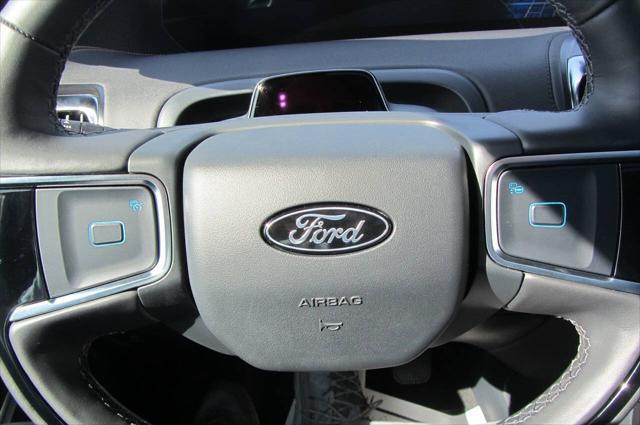 new 2025 Ford Expedition car, priced at $81,874