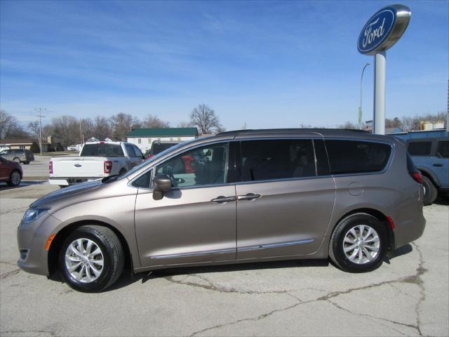 used 2017 Chrysler Pacifica car, priced at $13,950