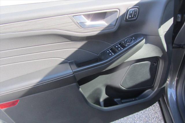 new 2025 Ford Escape PHEV car, priced at $39,478