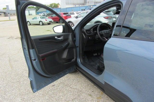 new 2025 Ford Escape car, priced at $31,142