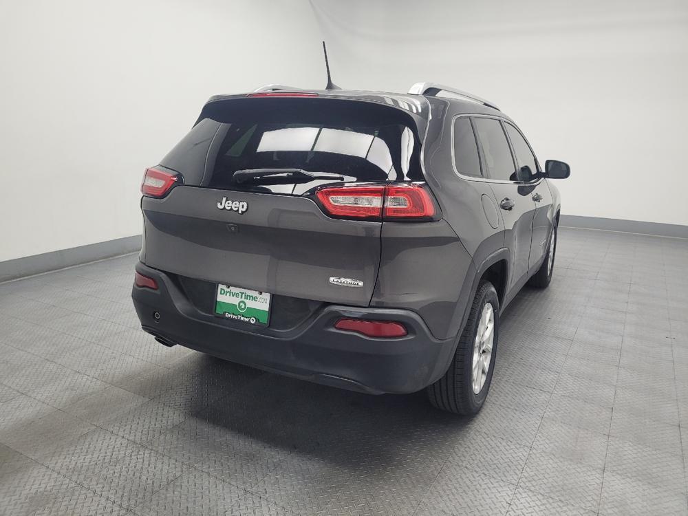 used 2018 Jeep Cherokee car, priced at $15,695