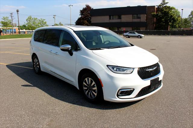 used 2023 Chrysler Pacifica Hybrid car, priced at $24,900