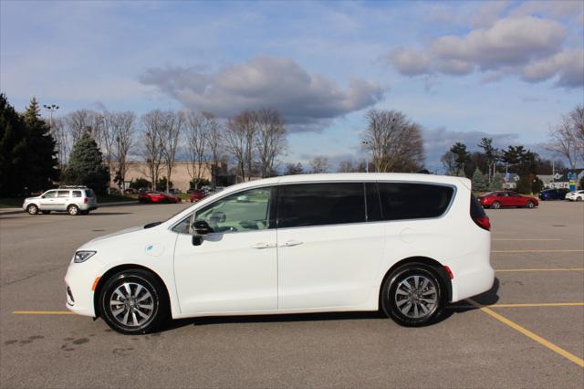 used 2024 Chrysler Pacifica Hybrid car, priced at $29,900