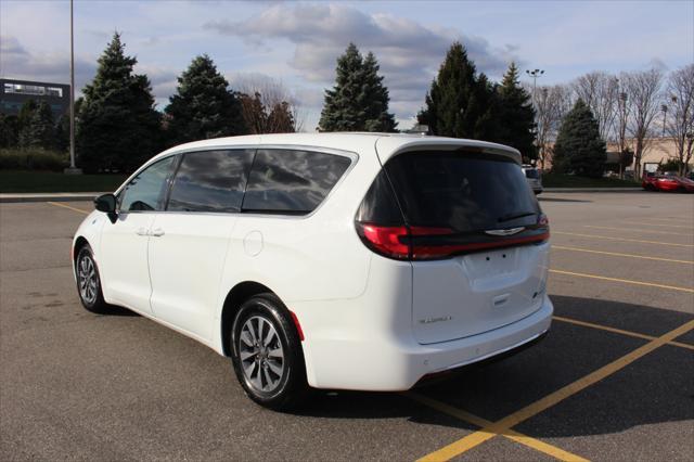 used 2024 Chrysler Pacifica Hybrid car, priced at $29,900