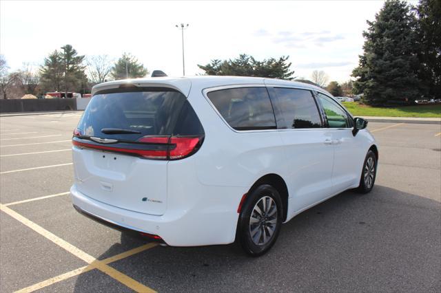 used 2024 Chrysler Pacifica Hybrid car, priced at $29,900