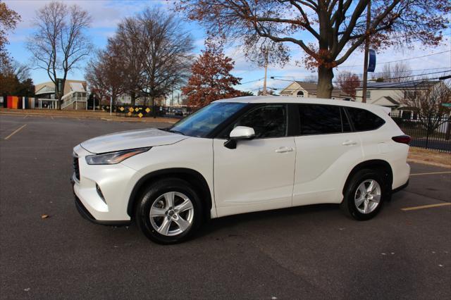 used 2023 Toyota Highlander car, priced at $28,900