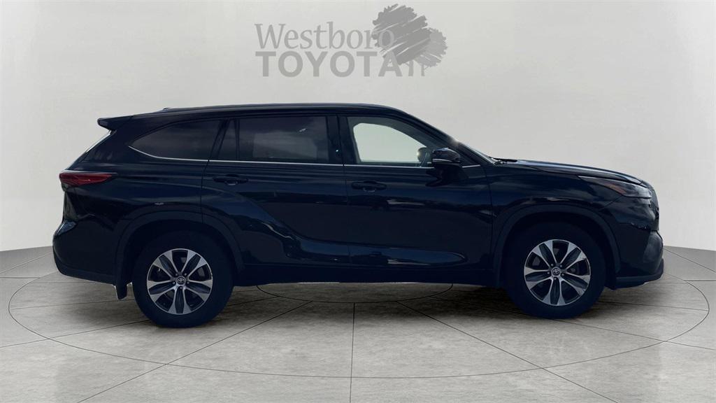 used 2021 Toyota Highlander car, priced at $26,000