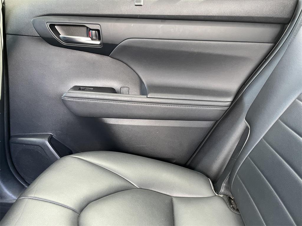 used 2021 Toyota Highlander car, priced at $26,000
