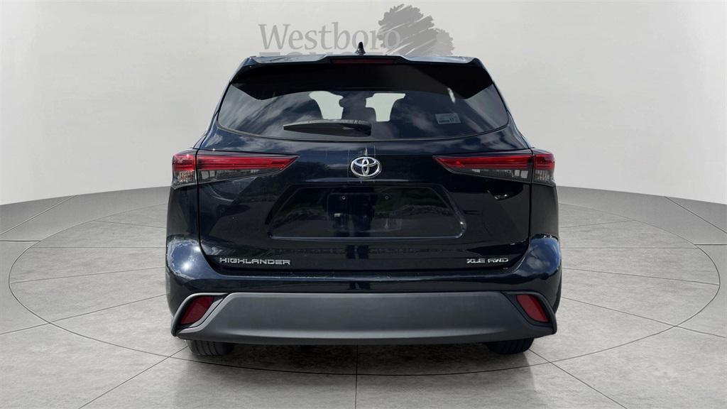 used 2021 Toyota Highlander car, priced at $26,000