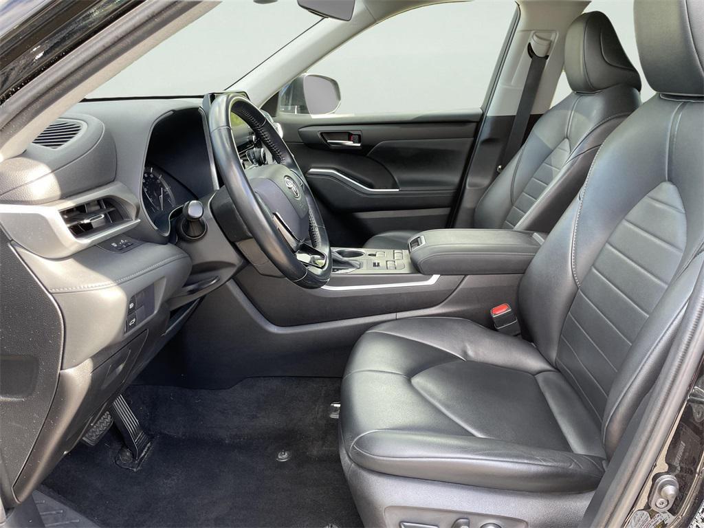 used 2021 Toyota Highlander car, priced at $26,000