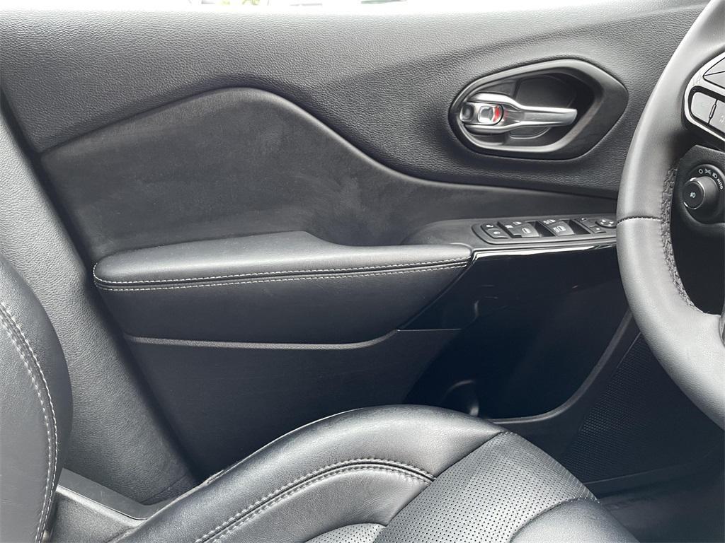 used 2023 Jeep Cherokee car, priced at $21,500