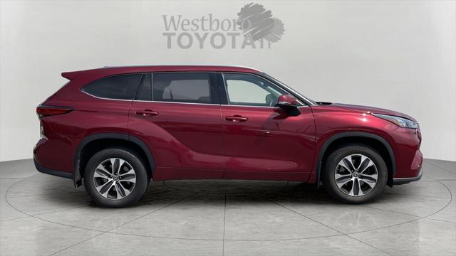 used 2020 Toyota Highlander car