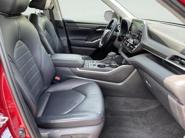 used 2020 Toyota Highlander car