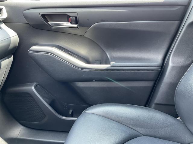 used 2020 Toyota Highlander car