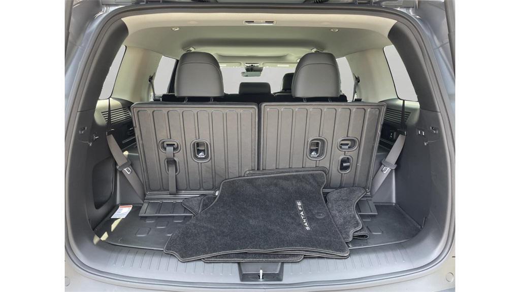 used 2025 Hyundai Santa Fe car, priced at $39,000