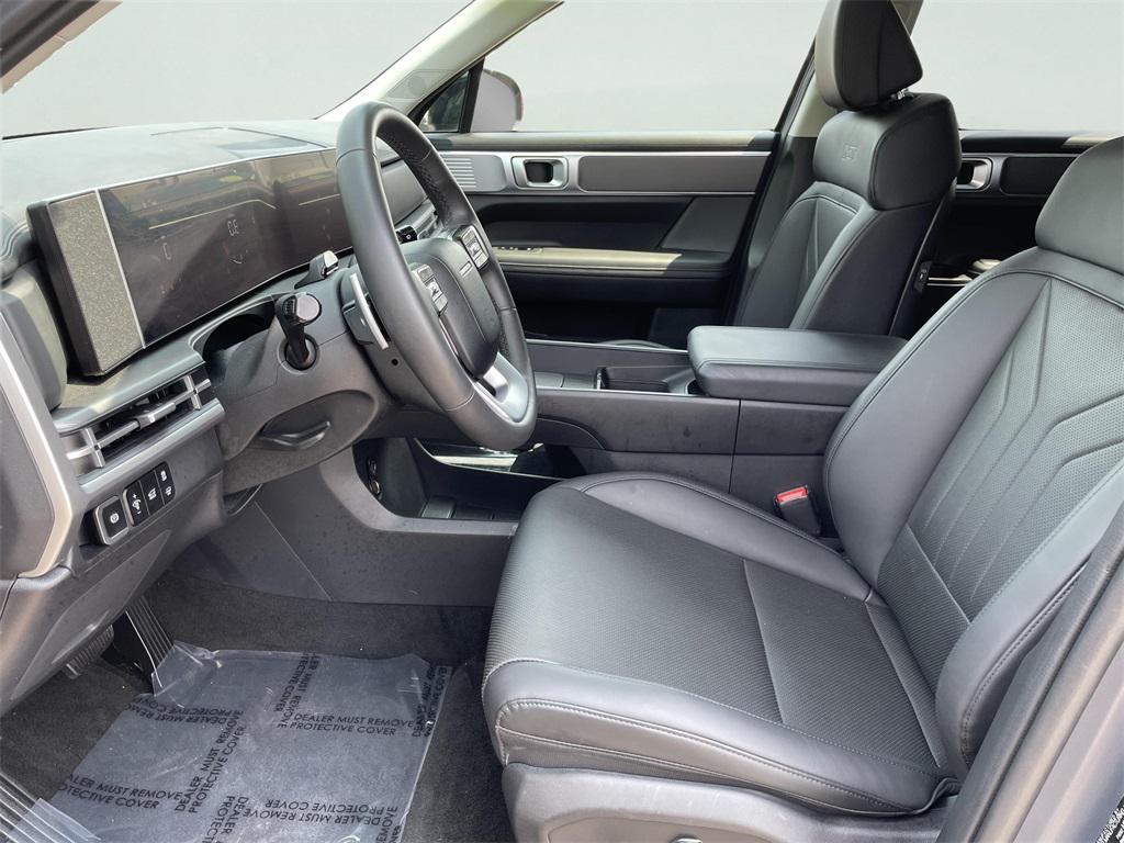used 2025 Hyundai Santa Fe car, priced at $39,000