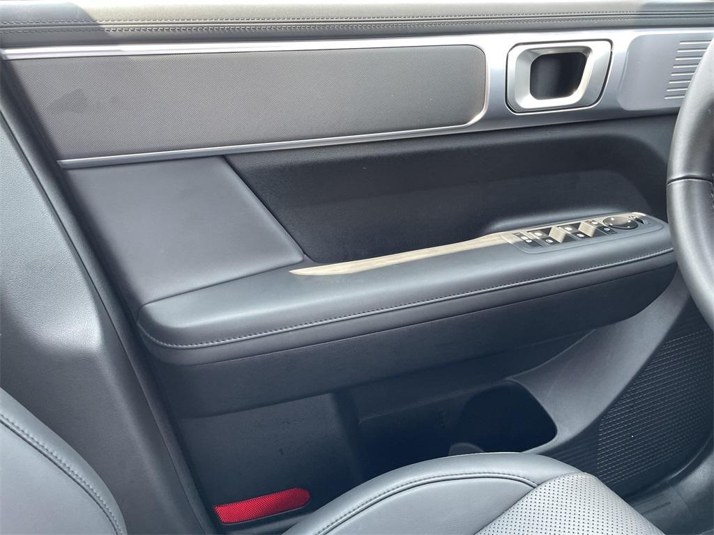 used 2025 Hyundai Santa Fe car, priced at $39,000