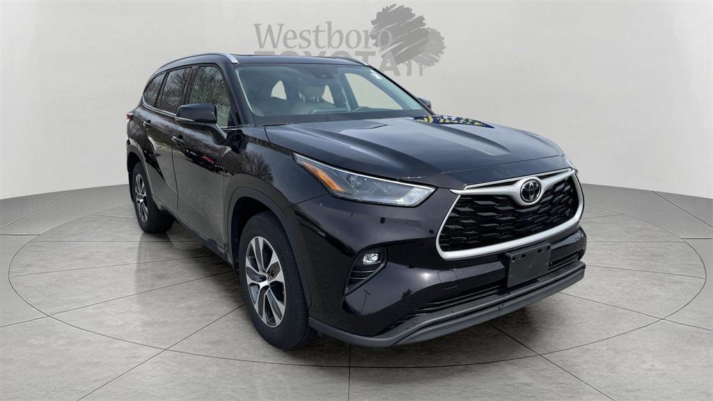 used 2022 Toyota Highlander car