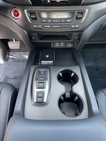 used 2025 Honda Passport car, priced at $44,000