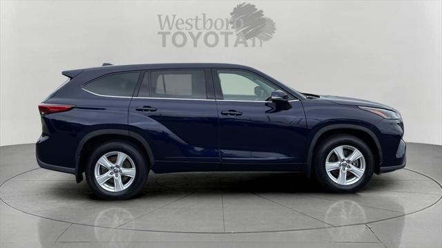 used 2021 Toyota Highlander car, priced at $31,000