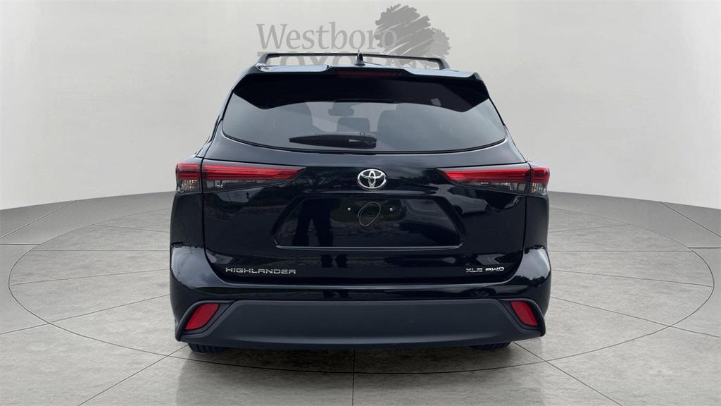 used 2022 Toyota Highlander car, priced at $35,000